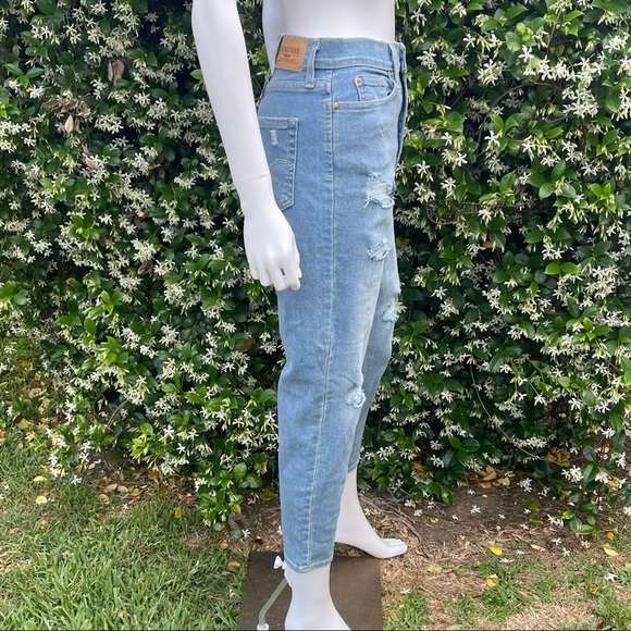 NWT Signature Gold Levi’s Mom Distressed Crop Jeans - Picture 4 of 12